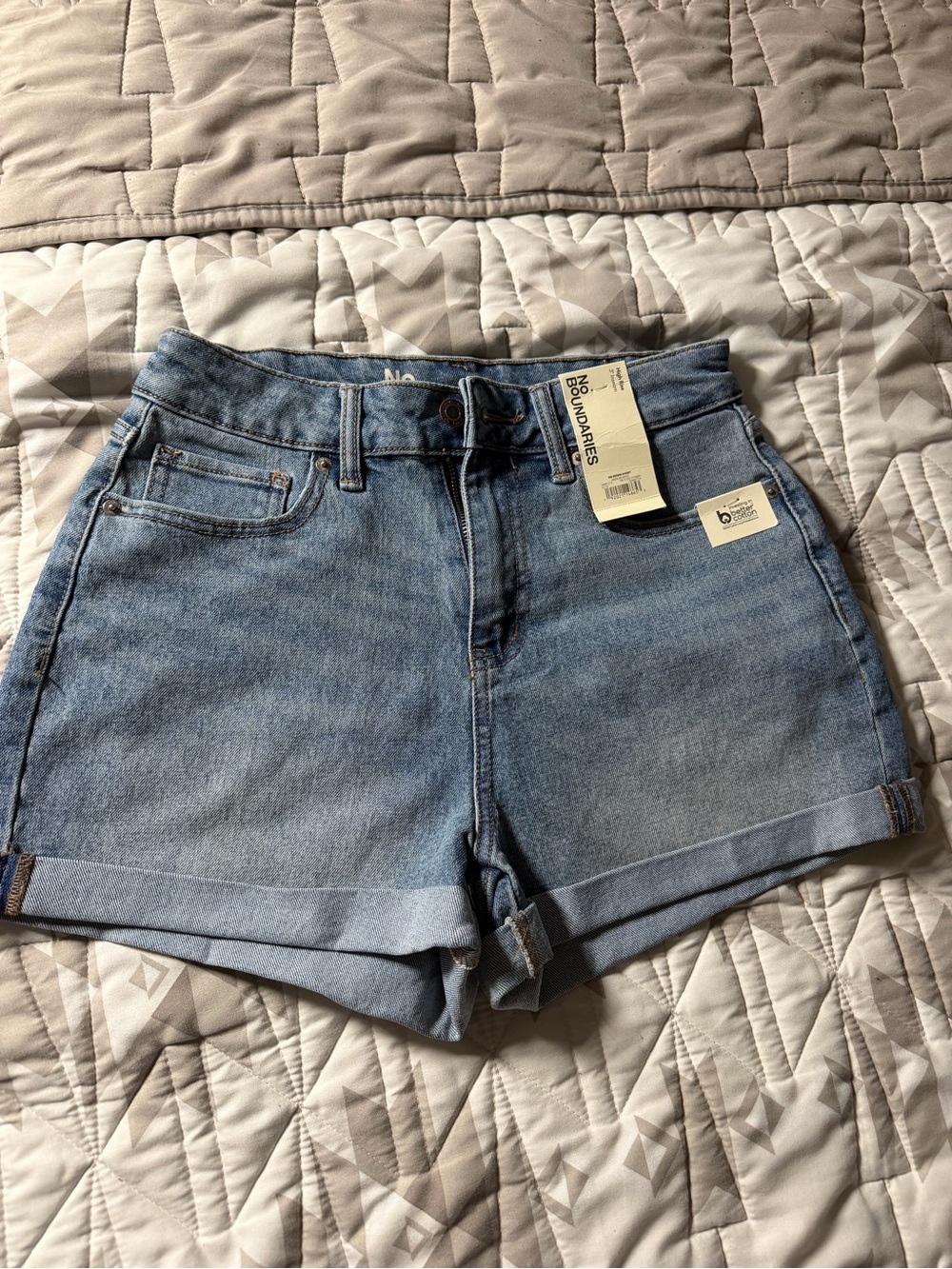 NEW No Boundaries High Rise Shortz Size 4